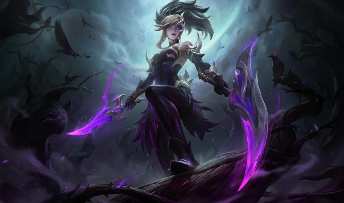 Coven Akali standing in black feathers with a violet crescent blade