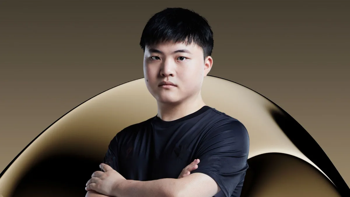 Uzi in his official 2025 Hall of Legends portrait