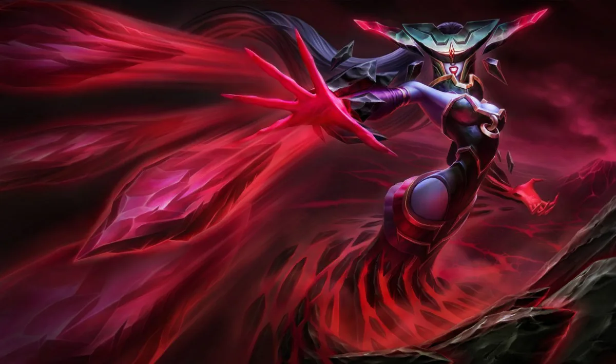 Bloodstone Lissandra reaches forward with long crimson claws beneath a dark, red-crystal crown.