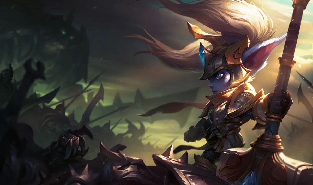 Battle Regalia Poppy wears a gold-trimmed helmet and armor while gripping her hammer before a line of shadowed soldiers.